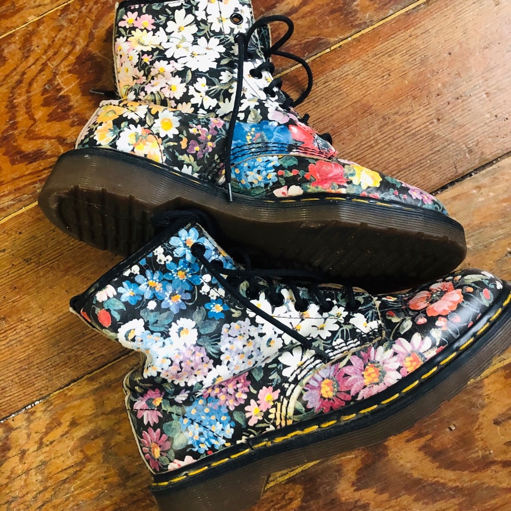 Dr. Martens Vintage RARE Sienna Floral Boots